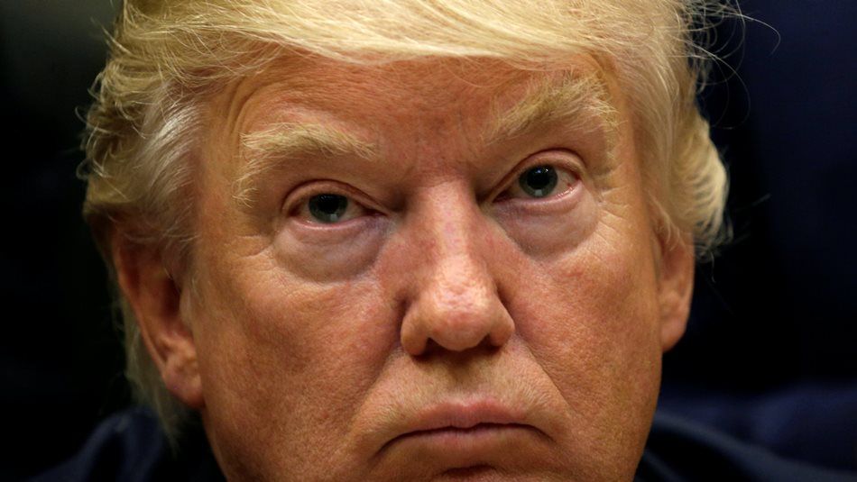 Mulher simula impeachment de Trump para que ex-marido pudesse morrer em paz