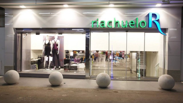RIACHUELO ABRE 40 VAGAS DE EMPREGOS – DIVERSOS BAIRROS RJ