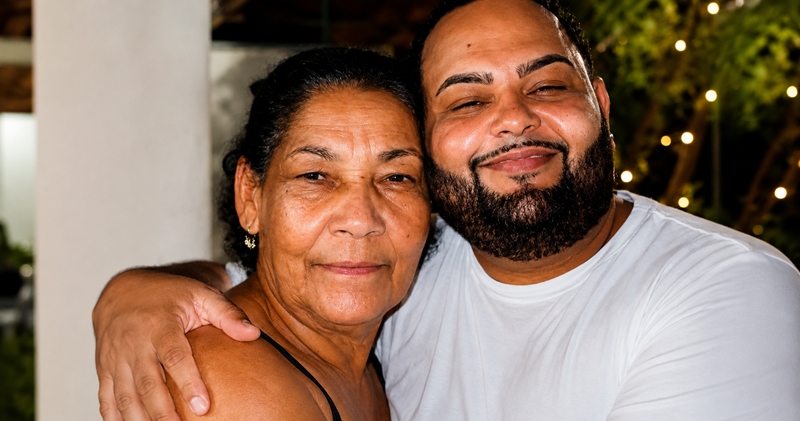 TRAGÉDIA EM FAMÍLIA: FILHO MORRE TENTANDO SOCORRER A MÃE, E ELA FALECE APENAS 10 MINUTOS DEPOIS